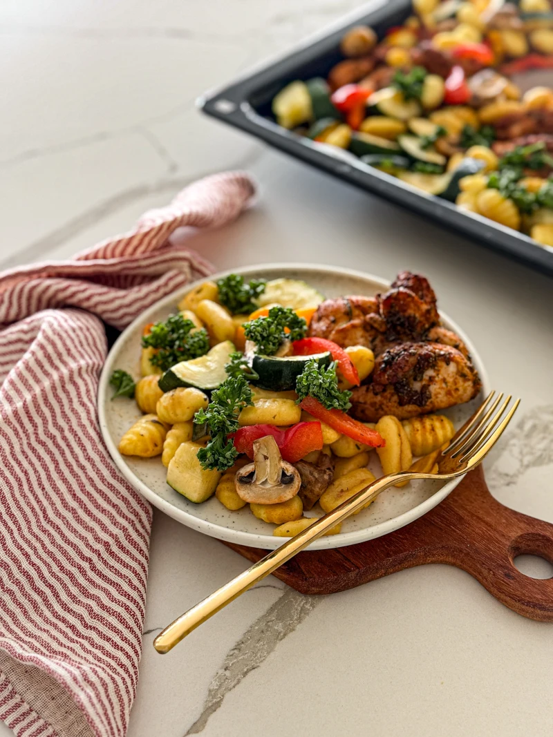 Gnocchi z jednoho plechu s kuřecím masem