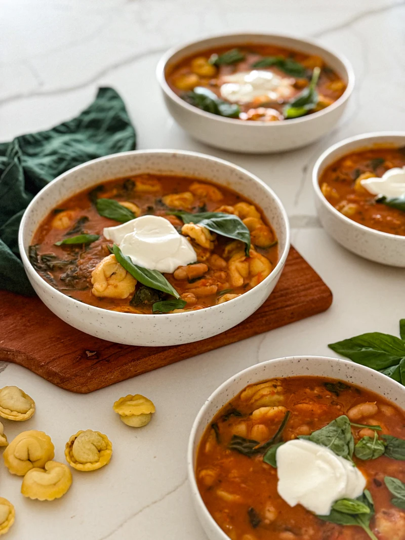 Rajčatová polévka s tortellini