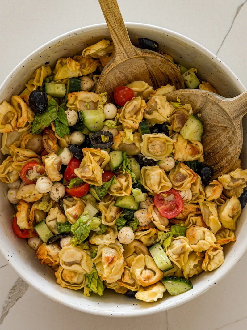 Salát s křupavými tortellini