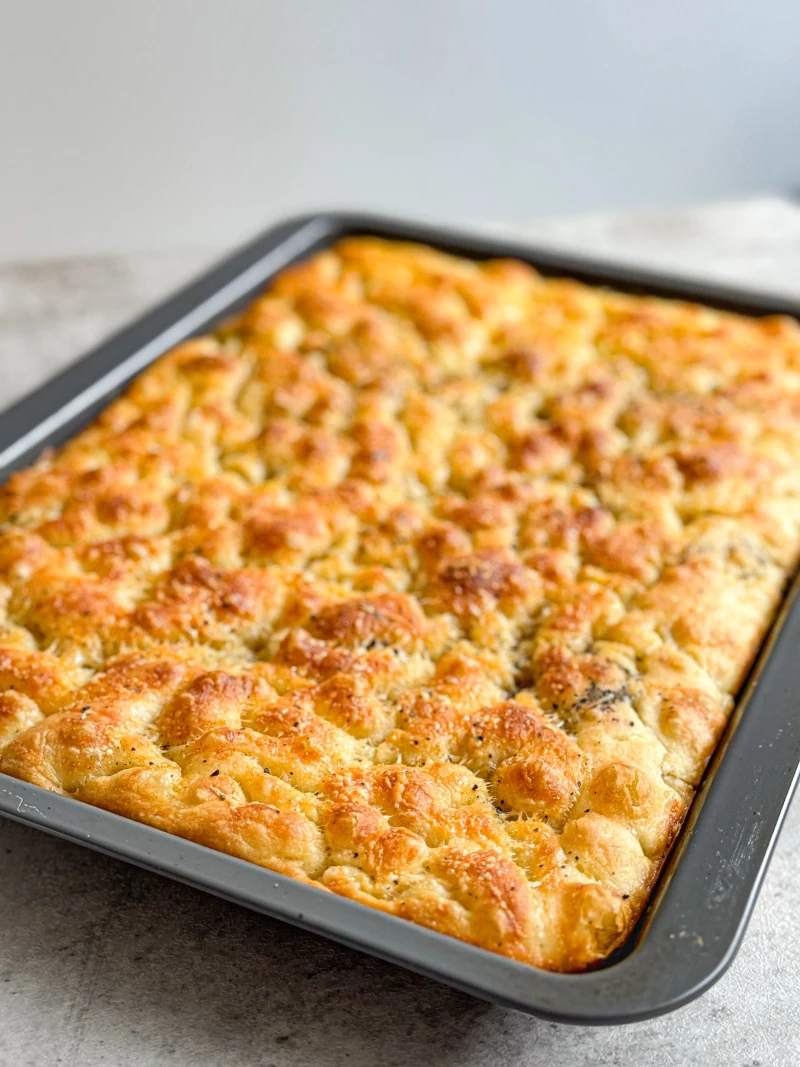 Cacio e Pepe Focaccia