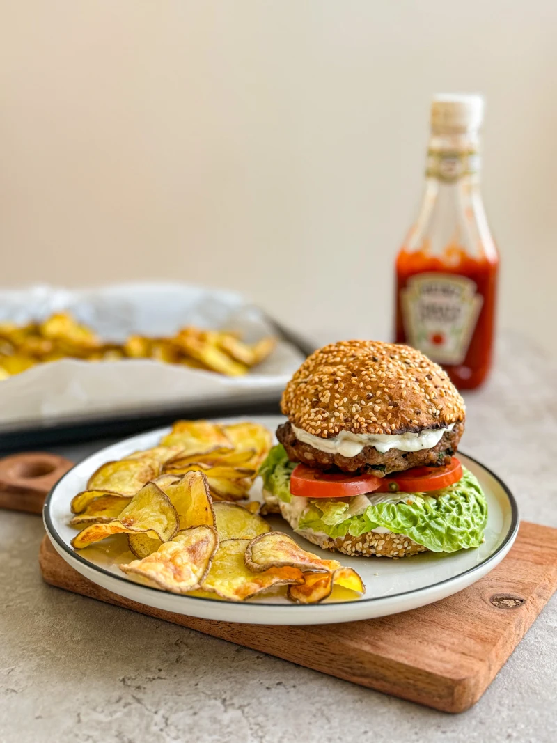 Krůtí burger se sušenými rajčaty