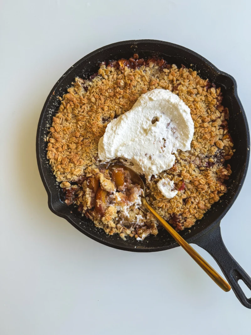 Rychlý broskvový crumble