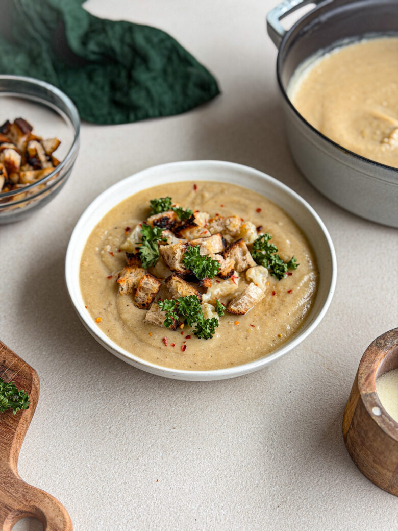 Krémová květáková polévka